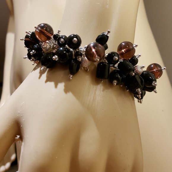 Intricate charm bracelet - Picture 1 of 2